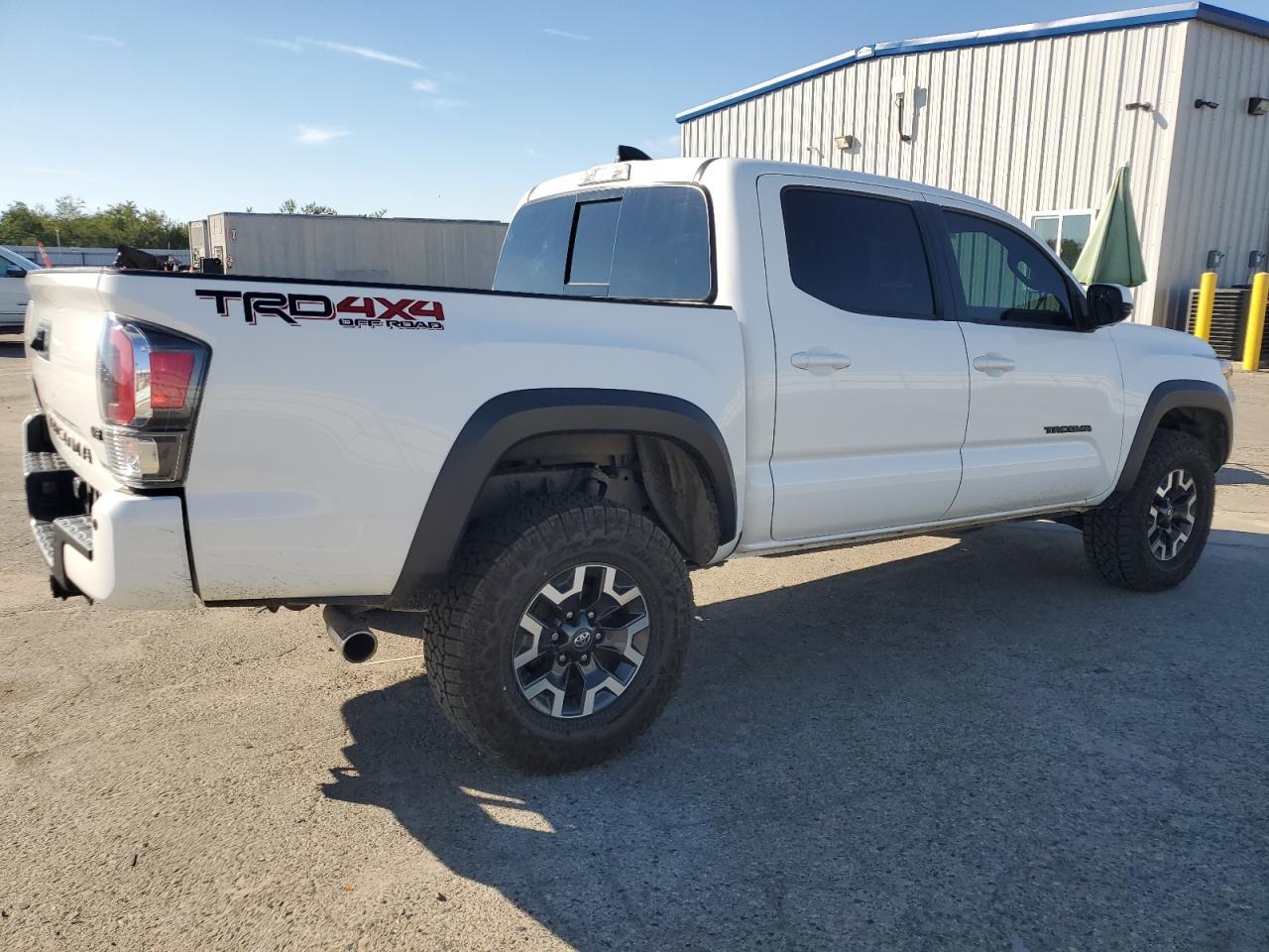 2021 Toyota Tacoma - zdjęcie 3