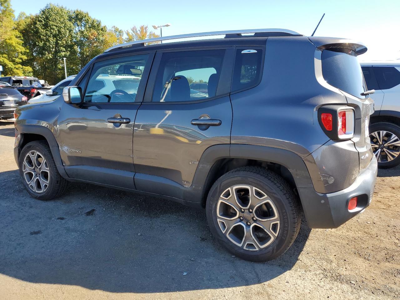2016 Jeep Renegade Limited - zdjęcie 2