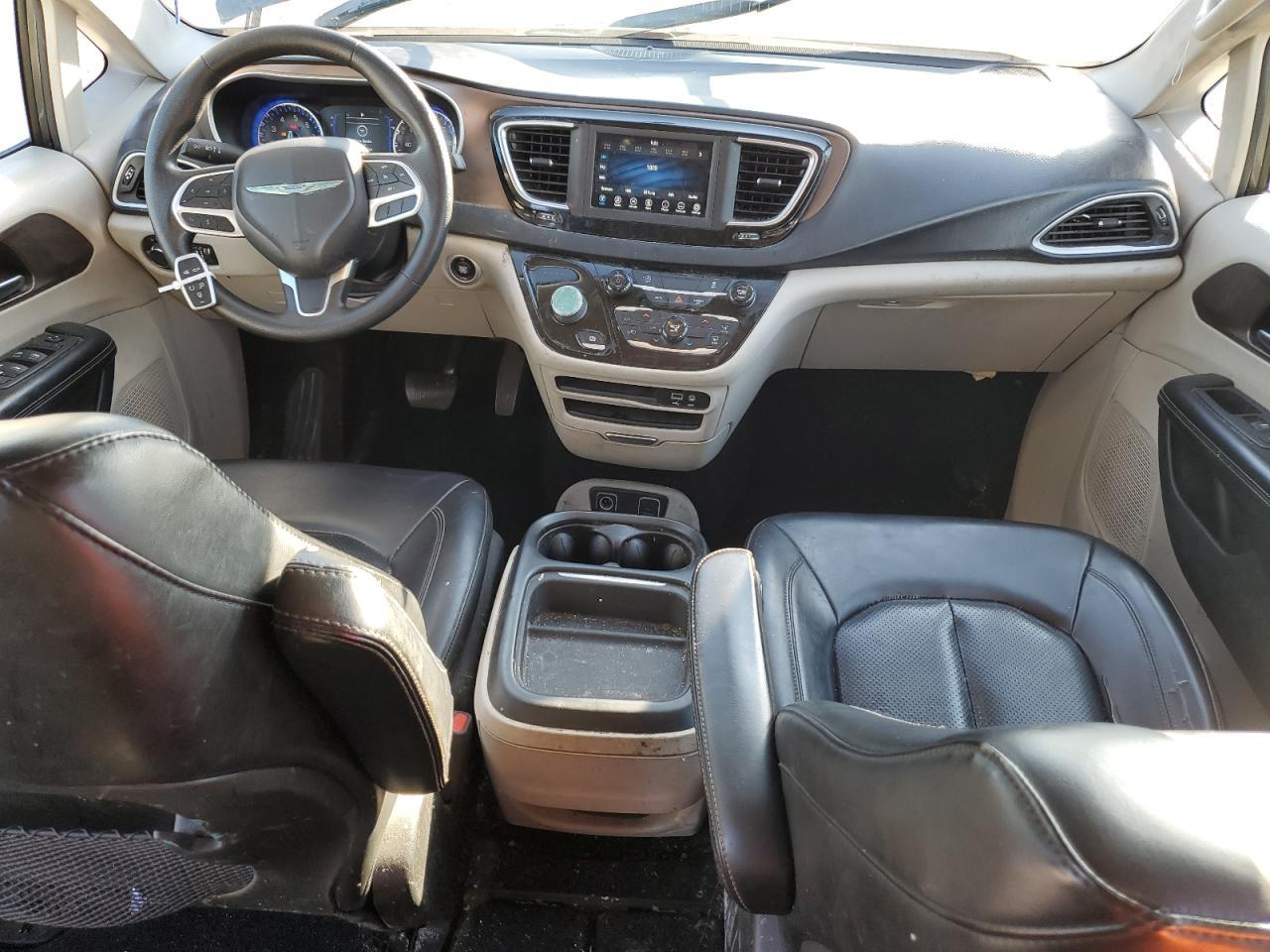 2020 Chrysler Voyager Lxi - zdjęcie 8