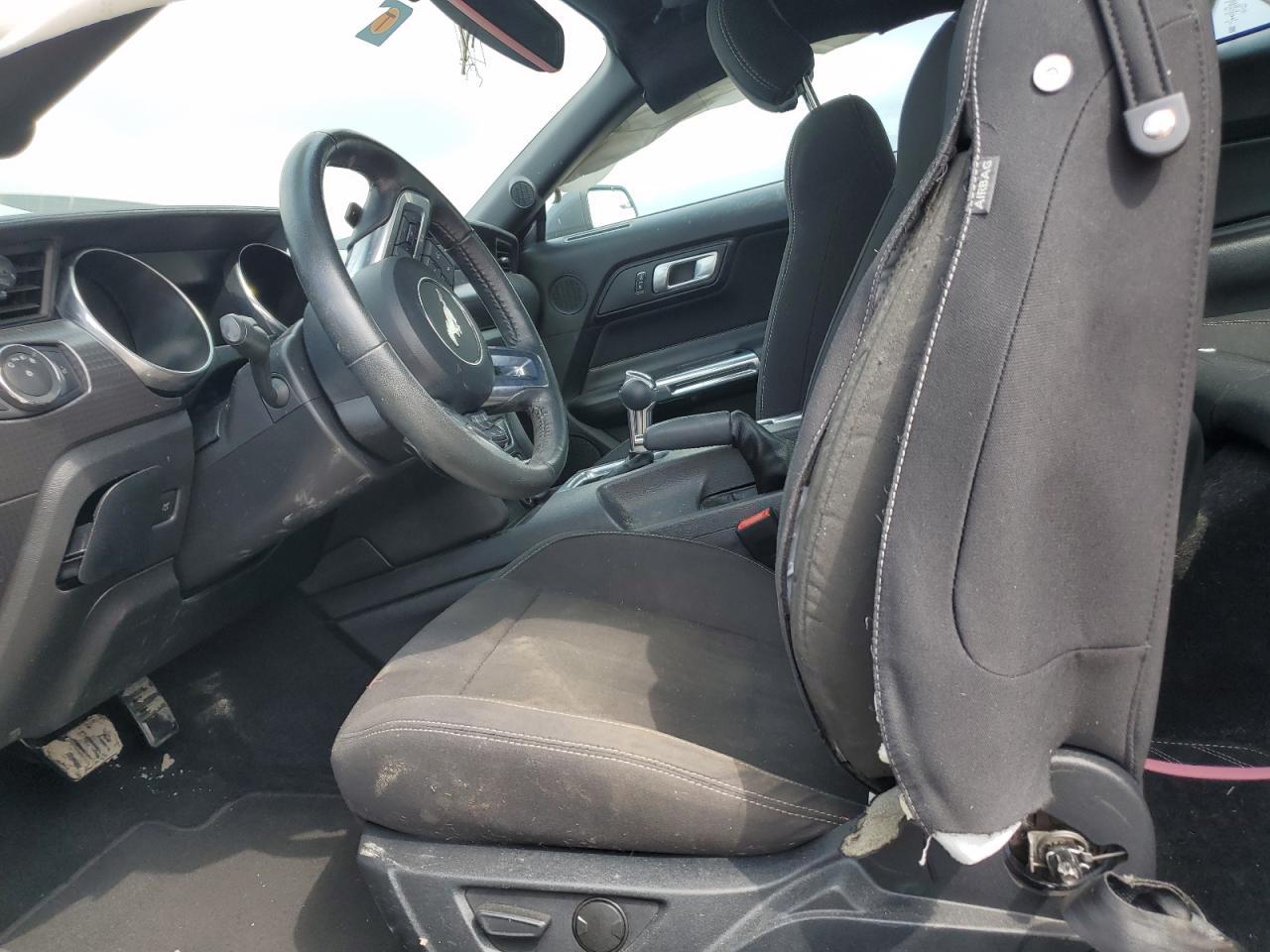 2020 Ford Mustang - zdjęcie 7