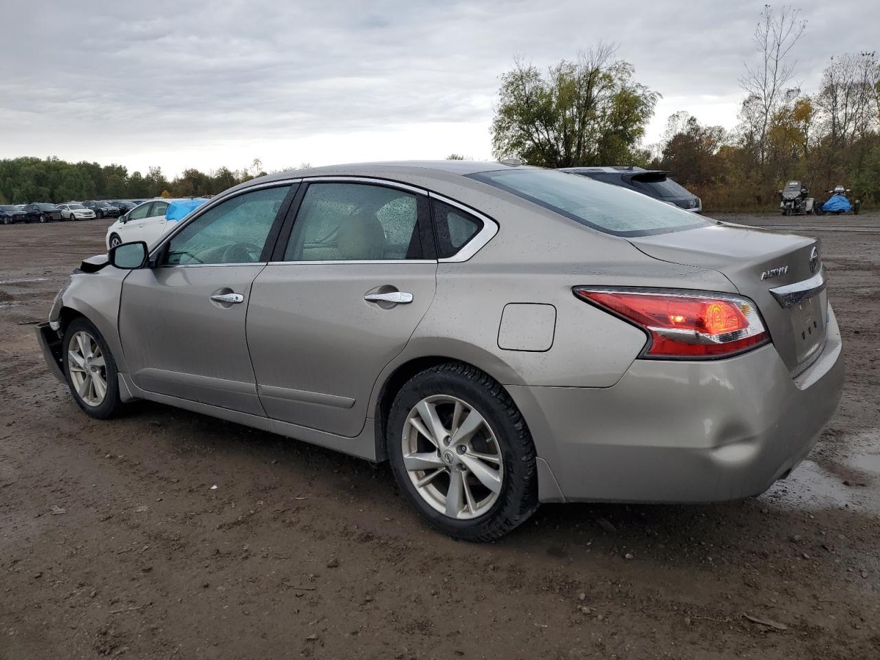 2014 Nissan Altima - zdjęcie 2