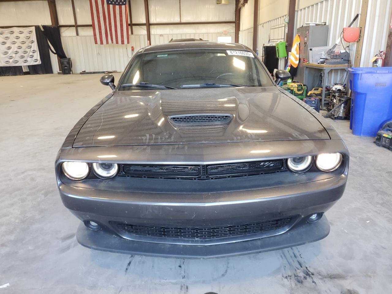 2019 Dodge Challenger - zdjęcie 5