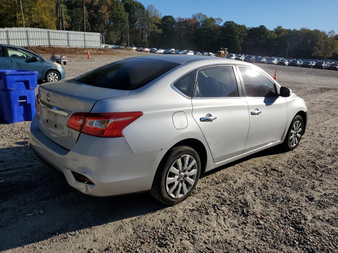 2018 Nissan Sentra S - zdjęcie 3