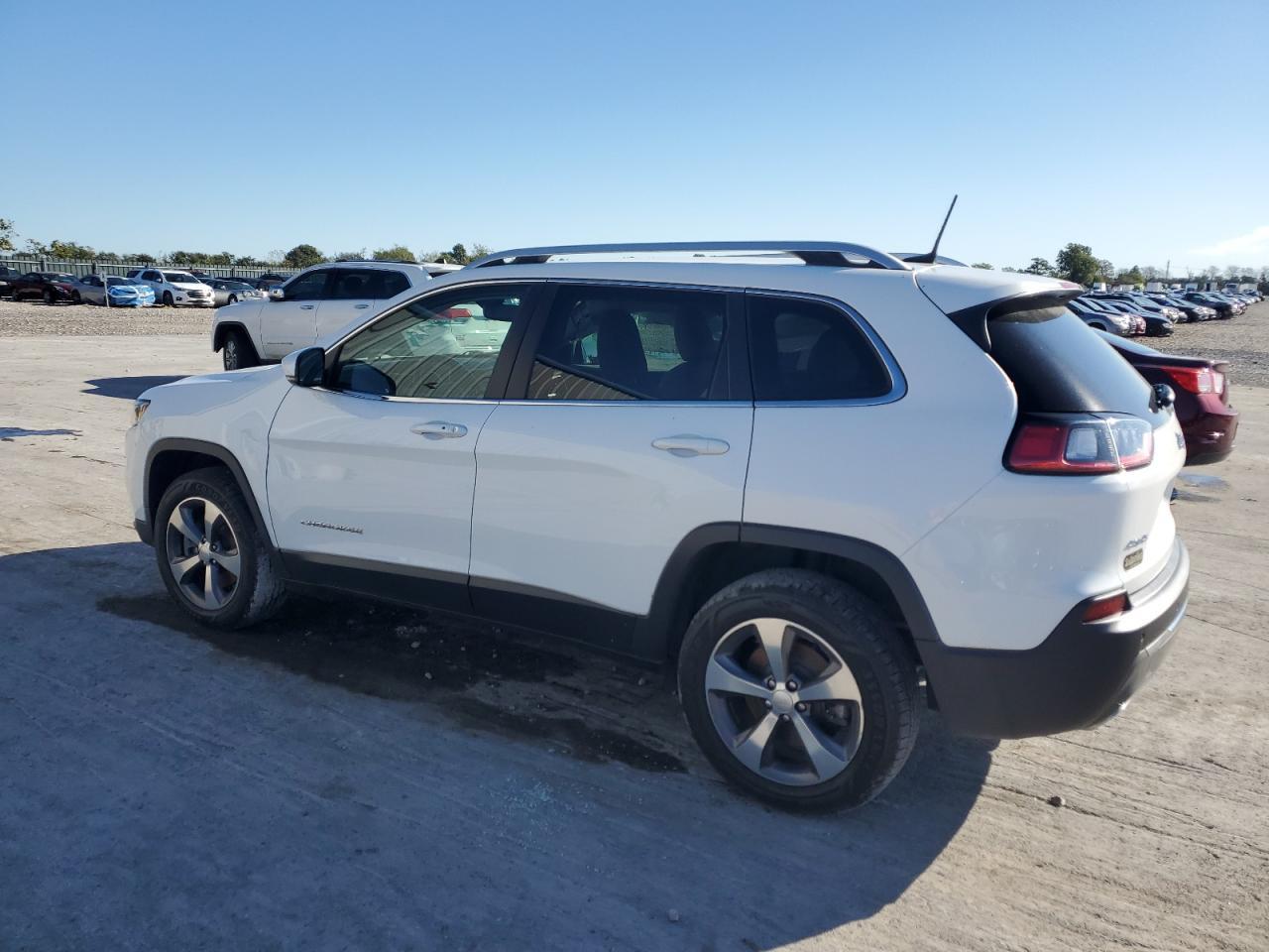 2020 Jeep Cherokee - zdjęcie 2