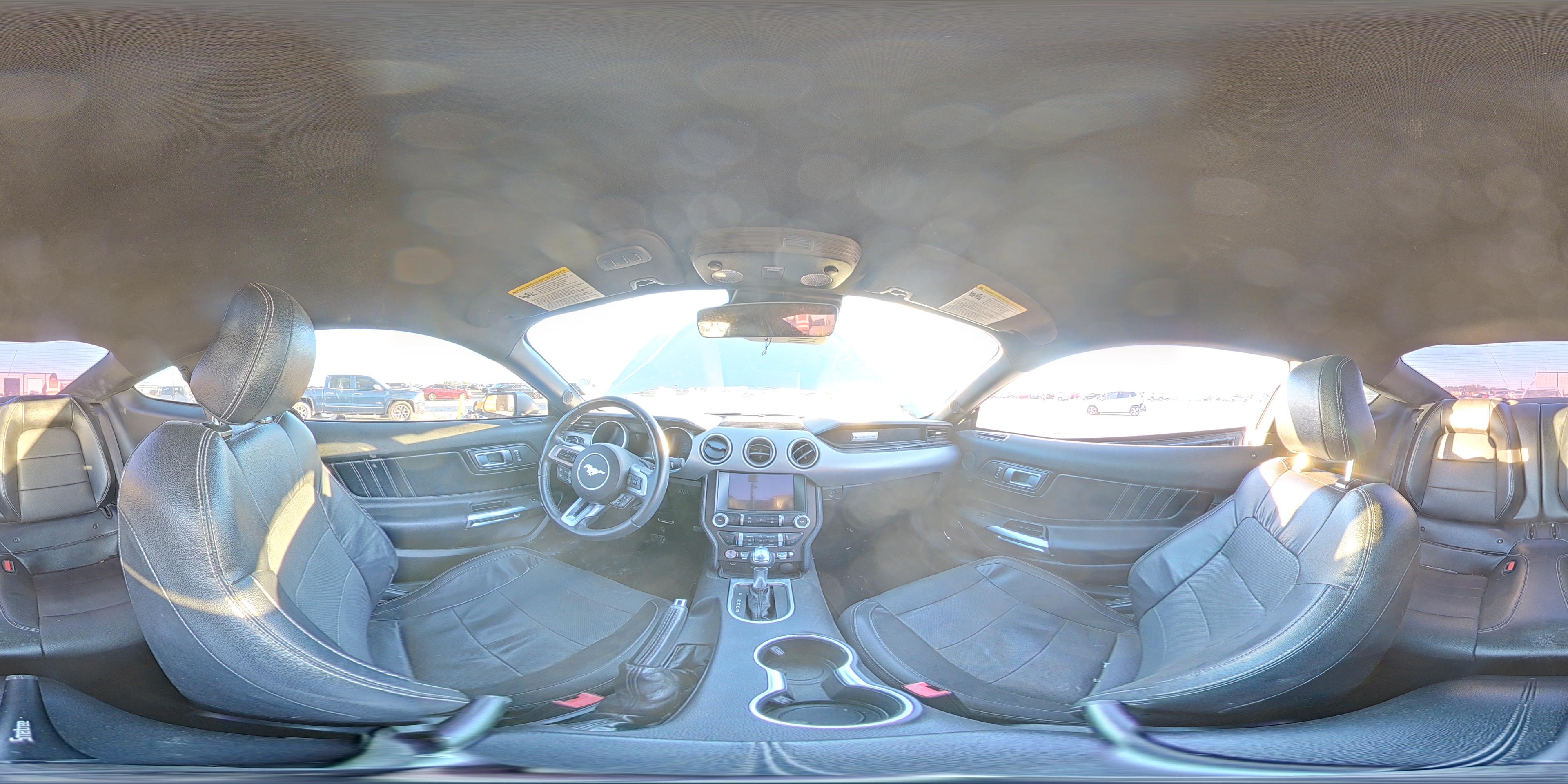 2021 Ford Mustang - zdjęcie 14