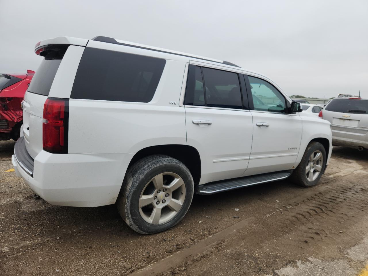 2015 Chevrolet Tahoe - zdjęcie 3