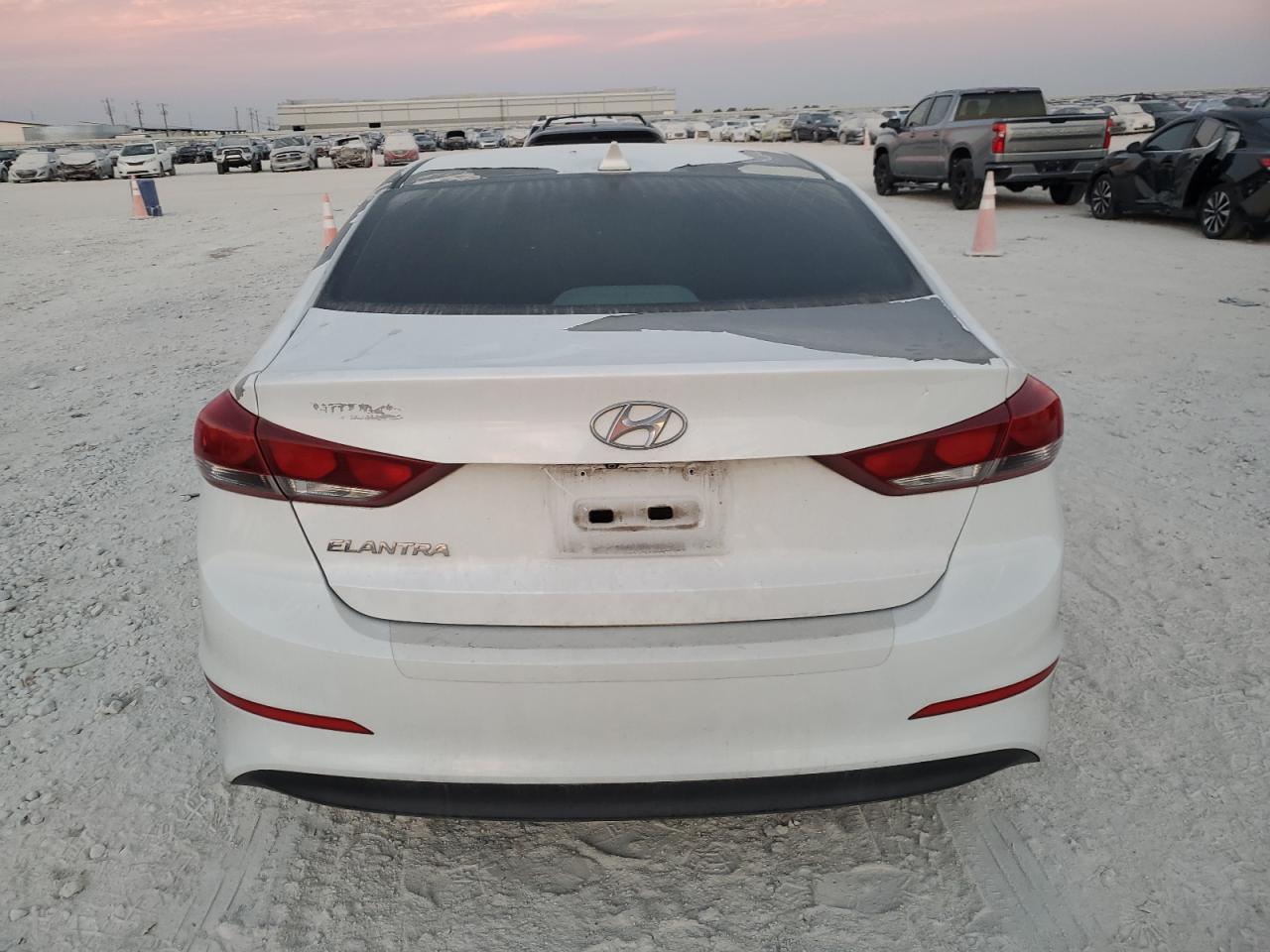 2017 Hyundai Elantra - zdjęcie 6