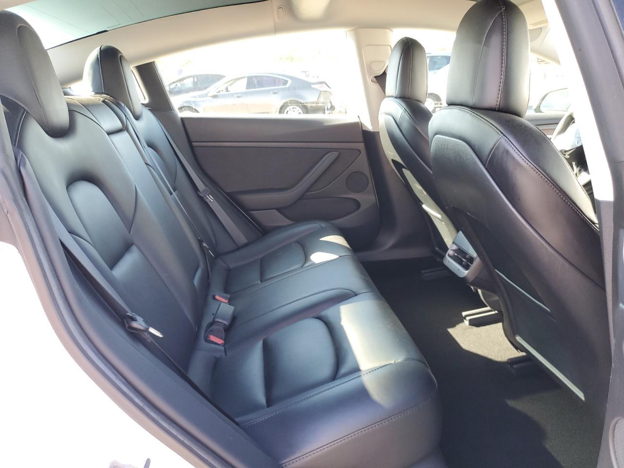 2021 Tesla Model 3 - zdjęcie 10