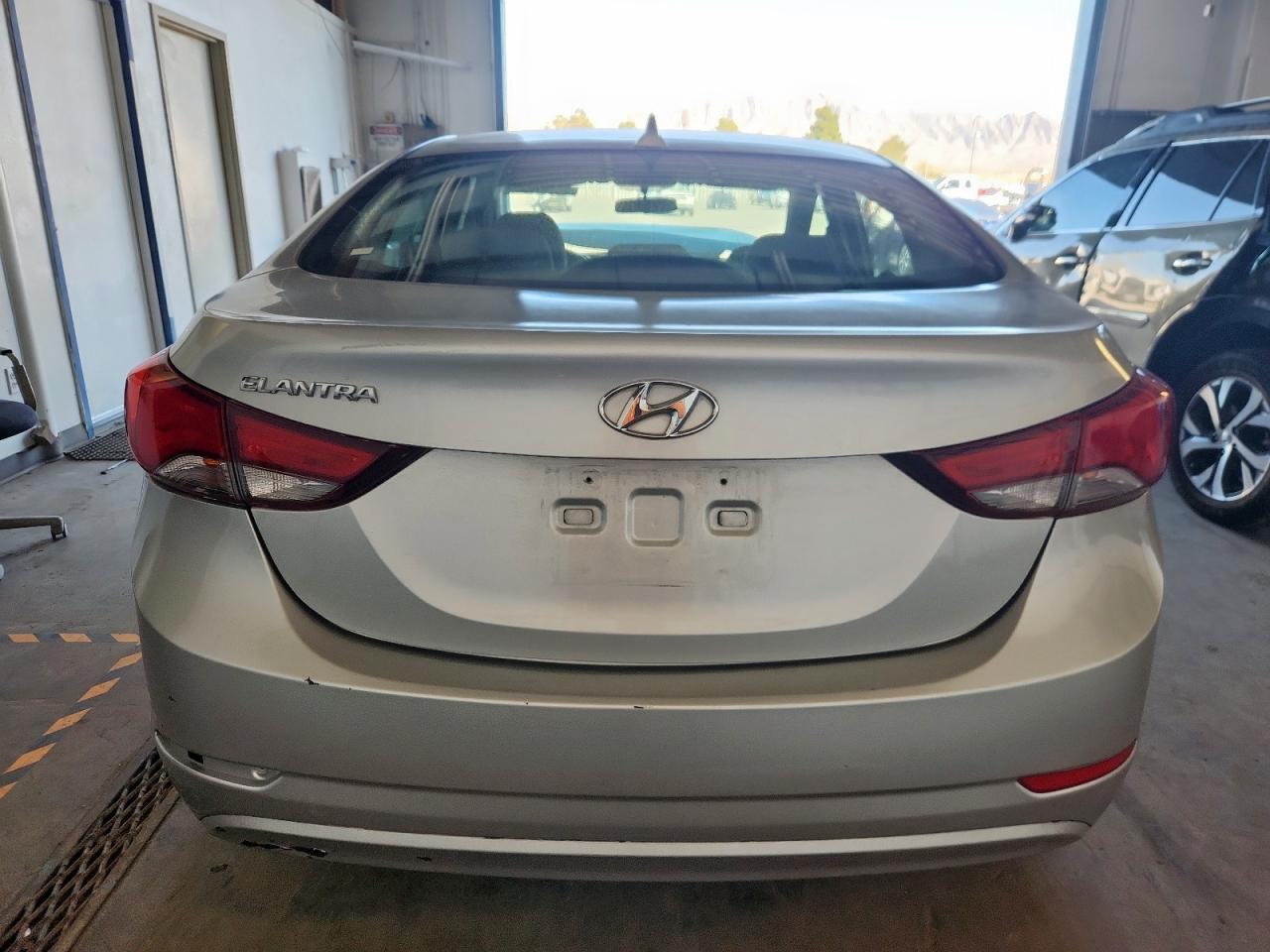 2015 Hyundai Elantra - zdjęcie 6