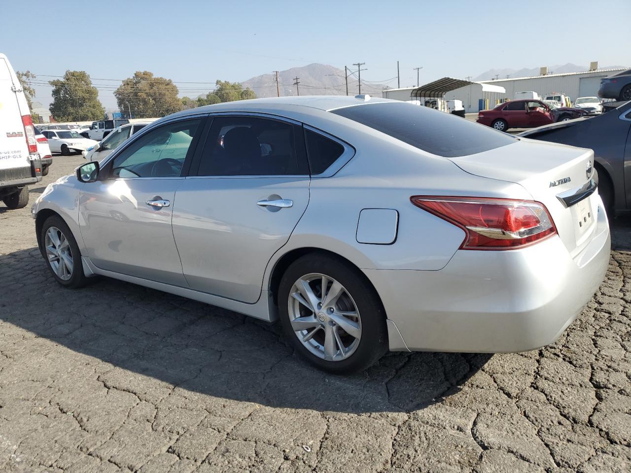 2013 Nissan Altima - zdjęcie 2