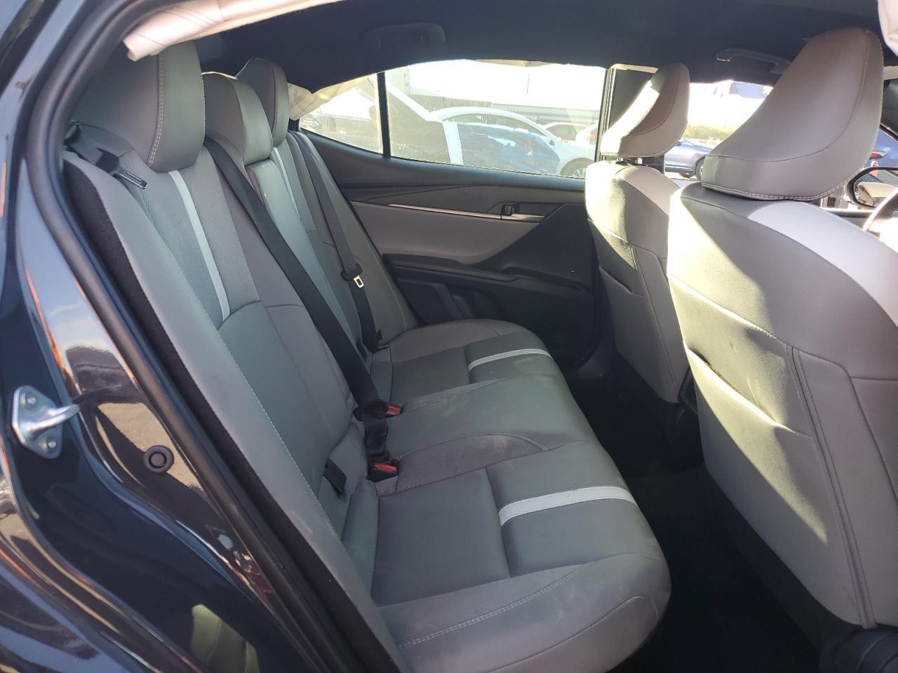 2025 Toyota Camry Xse - zdjęcie 10