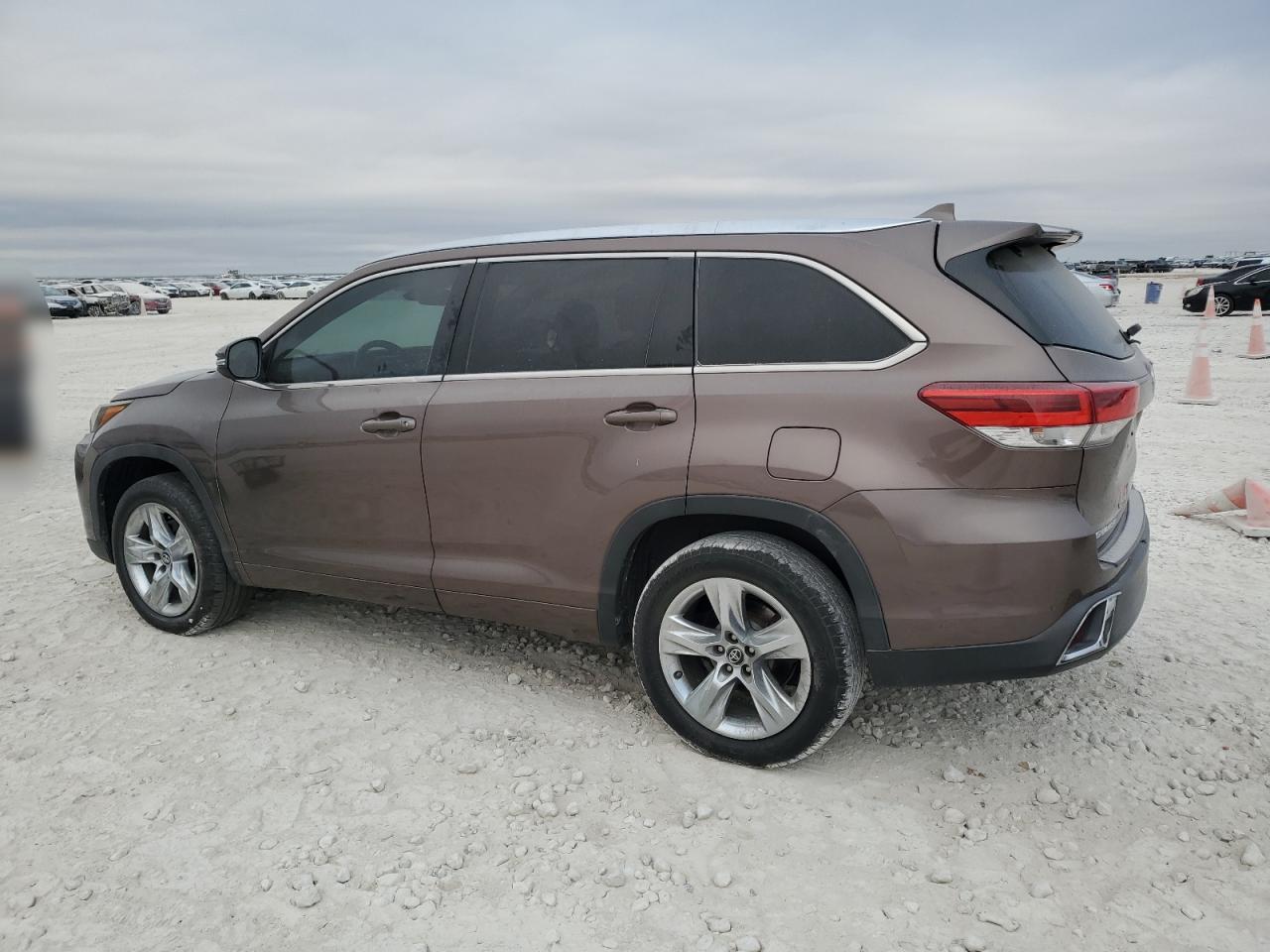 2017 Toyota Highlander - zdjęcie 2
