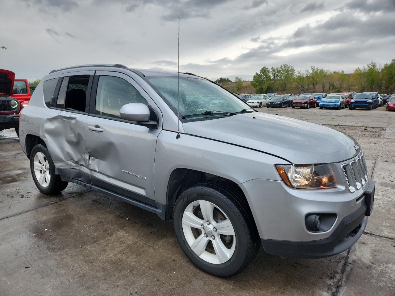 2016 Jeep Compass Latitude - zdjęcie 4