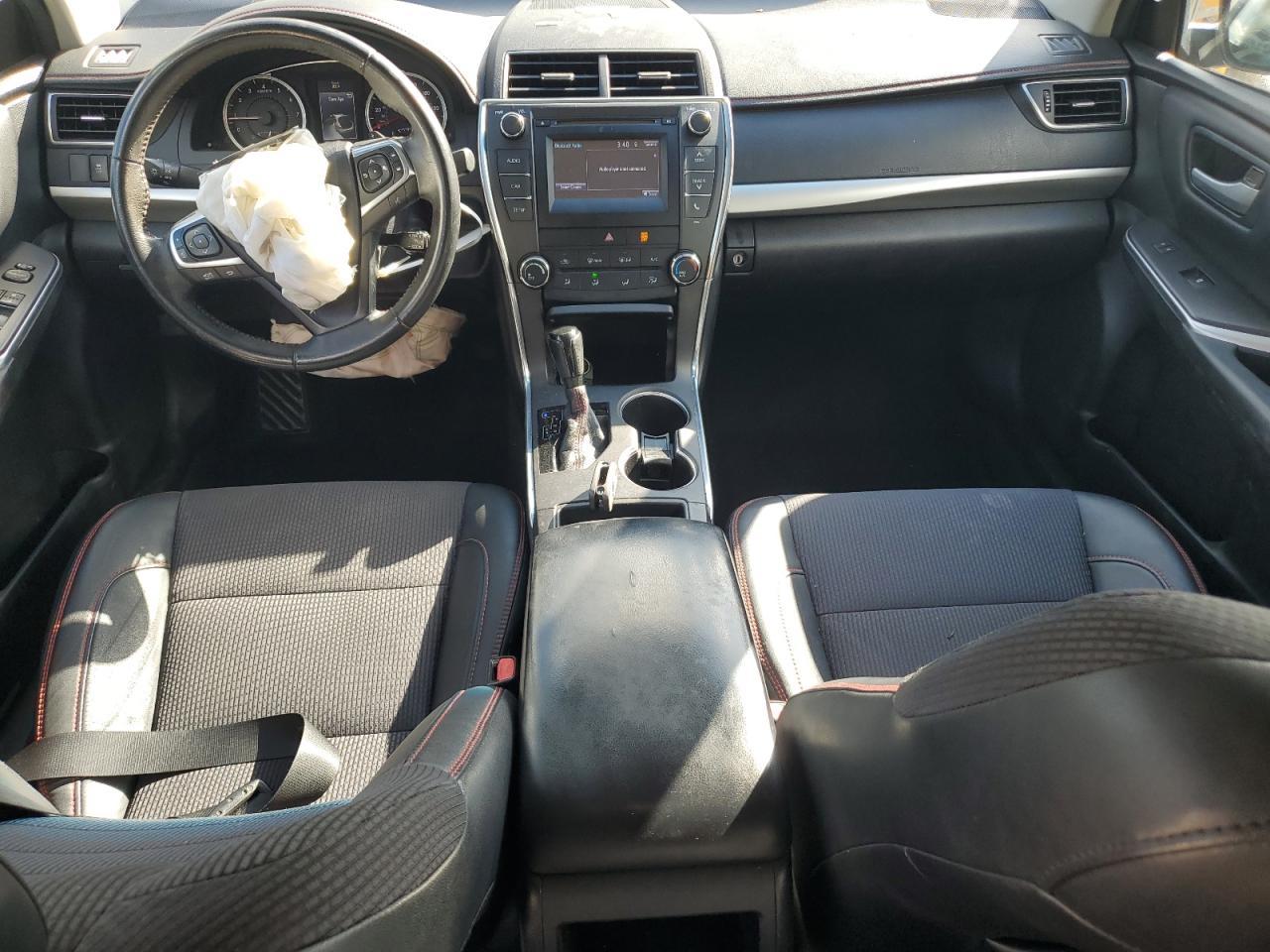 2017 Toyota Camry Le - zdjęcie 8
