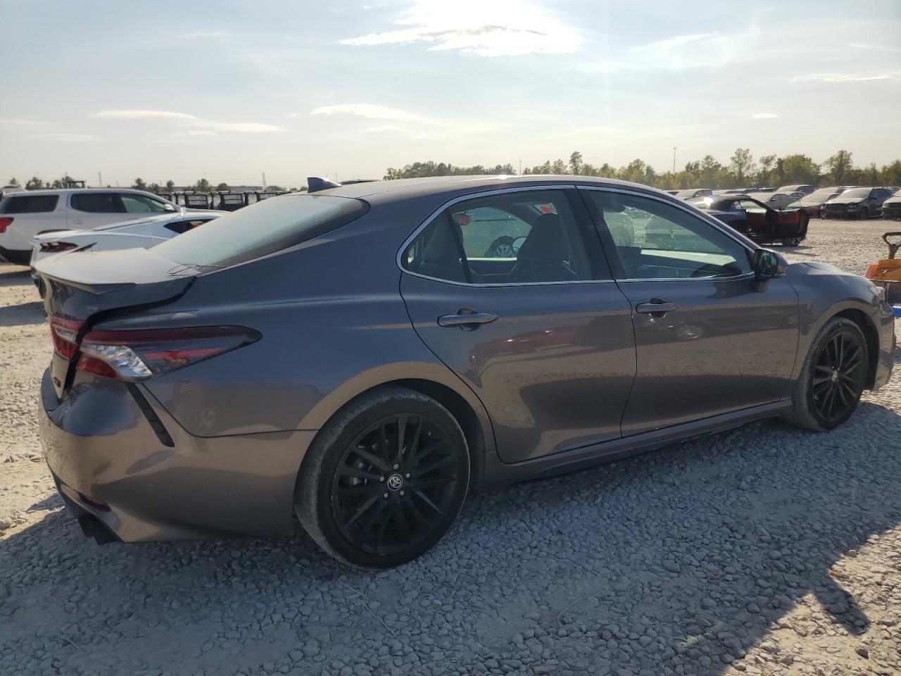 2024 Toyota Camry - zdjęcie 3