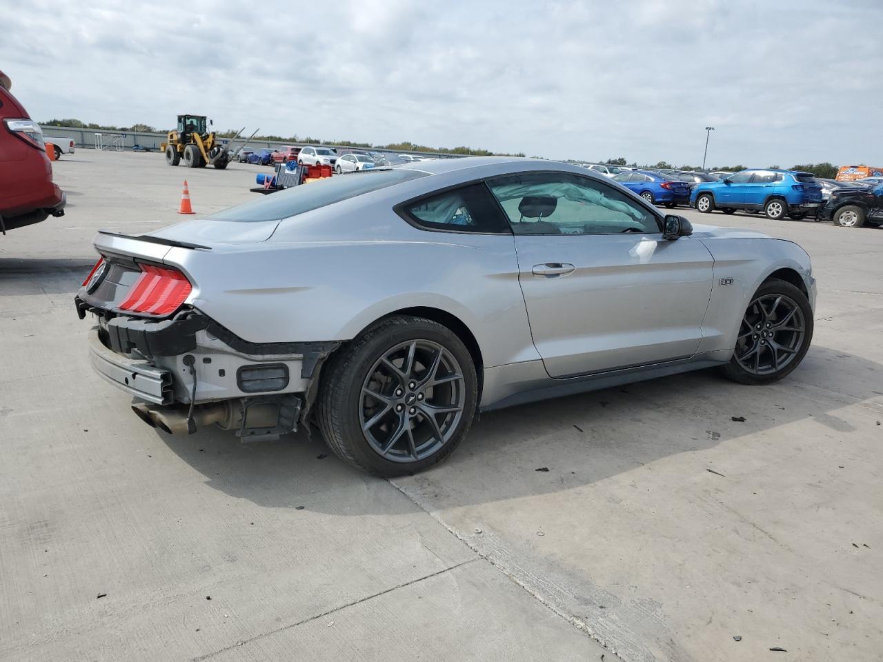 2020 Ford Mustang - zdjęcie 3