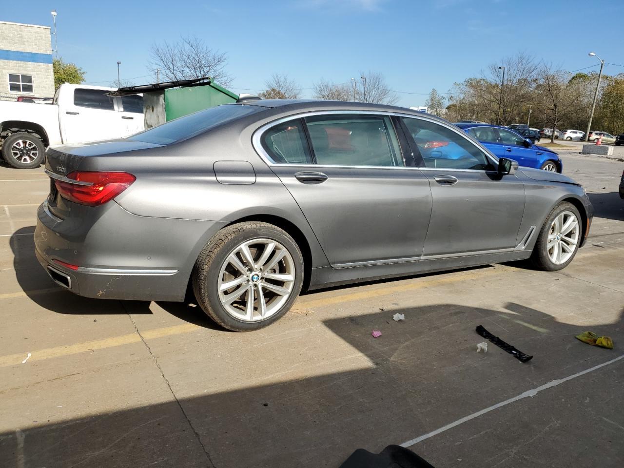 2016 BMW 750 Xi - zdjęcie 3