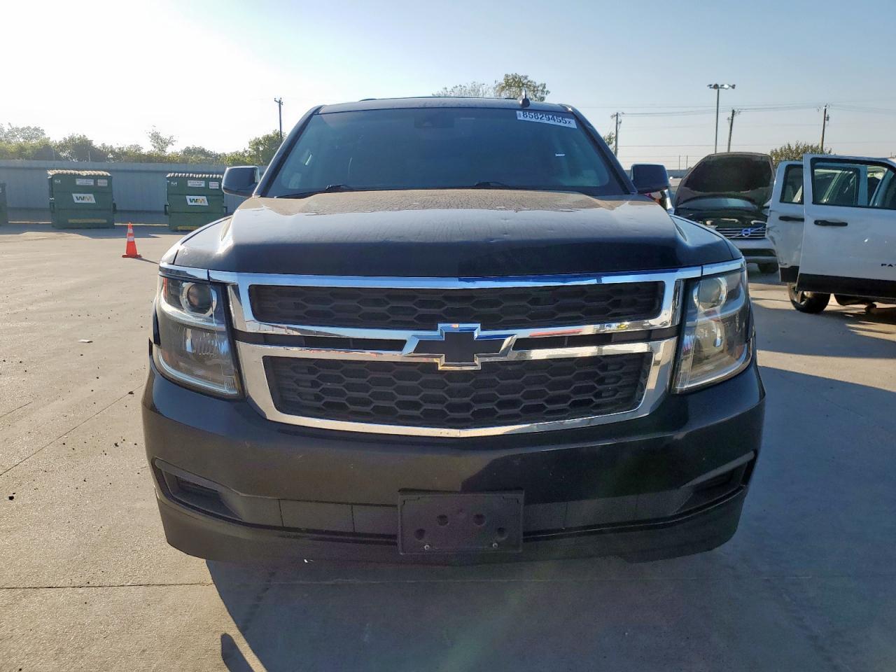 2017 Chevrolet Suburban - zdjęcie 5