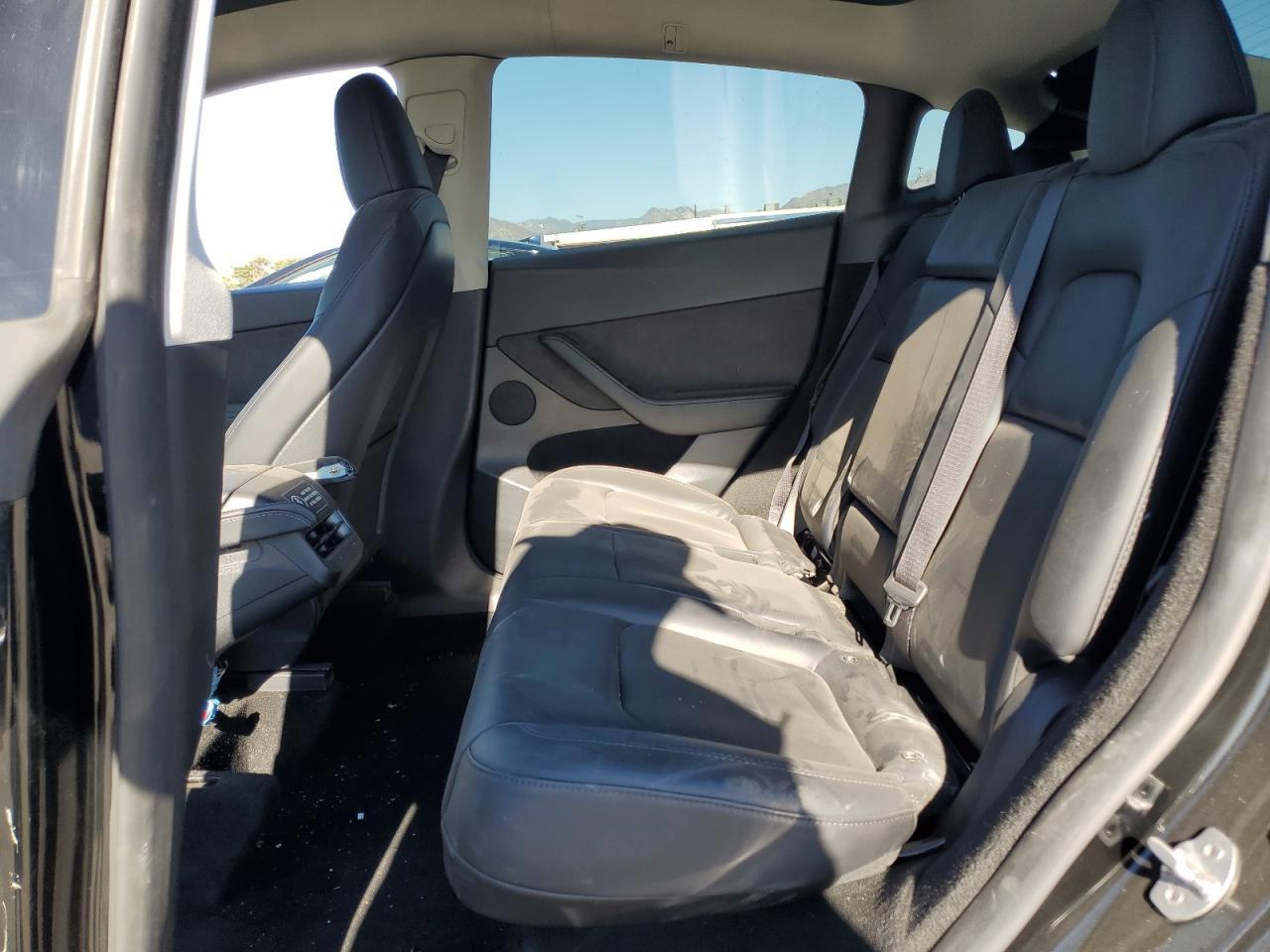 2024 Tesla Model Y - zdjęcie 11