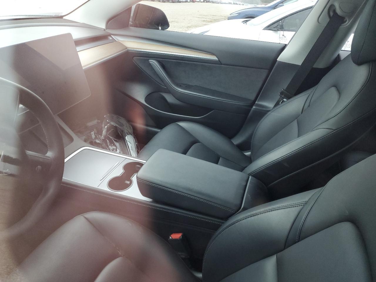 2022 Tesla Model 3 - zdjęcie 8