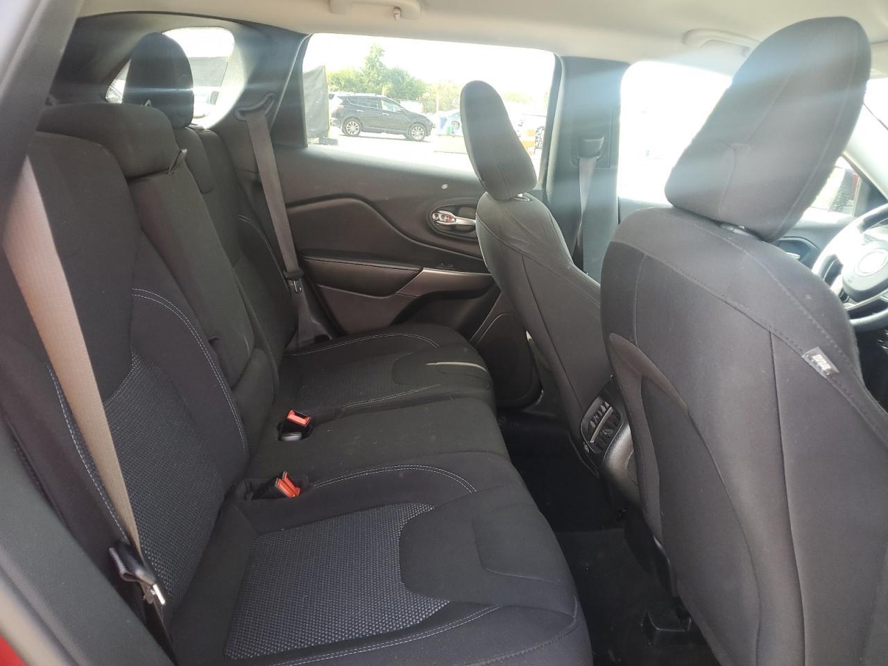 2020 Jeep Cherokee - zdjęcie 11