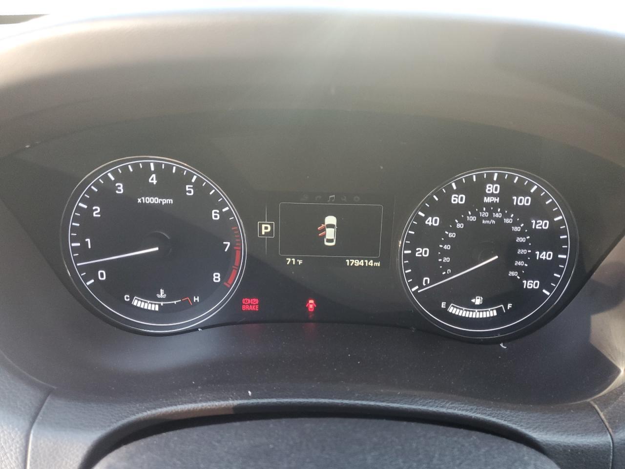 2016 Hyundai Genesis - zdjęcie 9