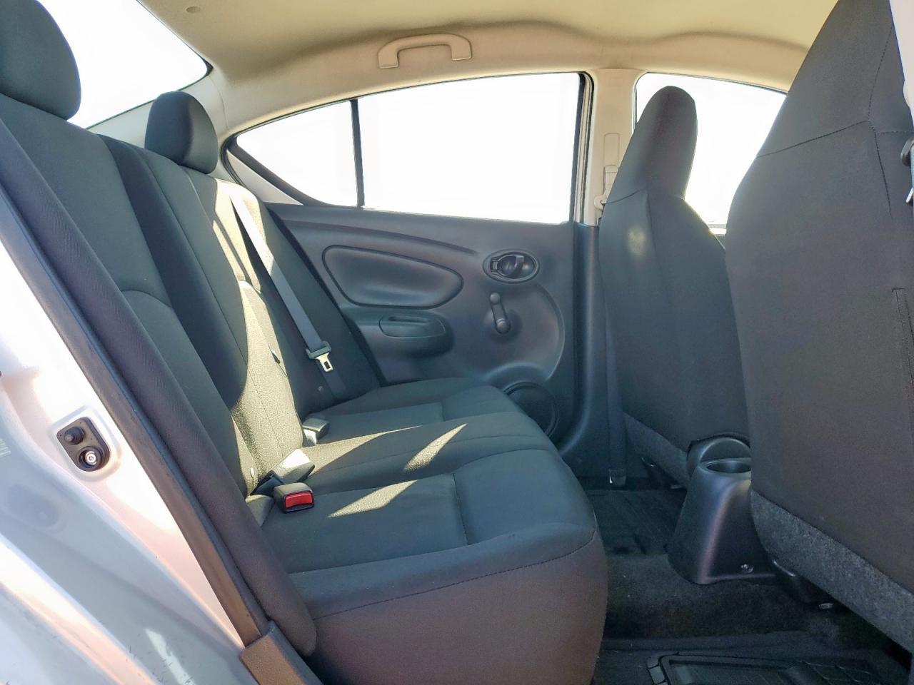 2016 Nissan Versa S - zdjęcie 10