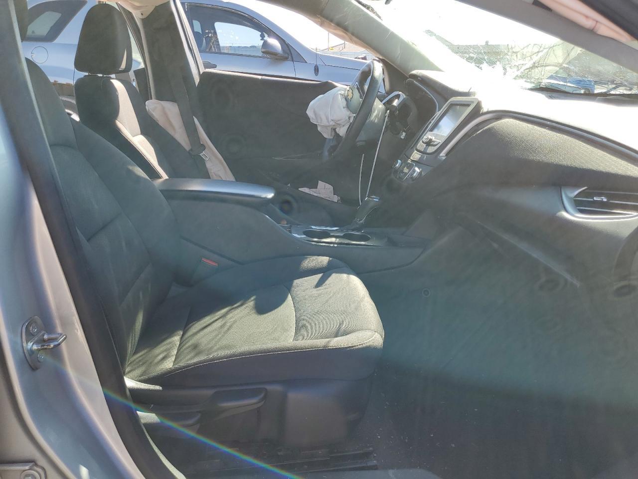 2017 Chevrolet Malibu Ls - zdjęcie 7