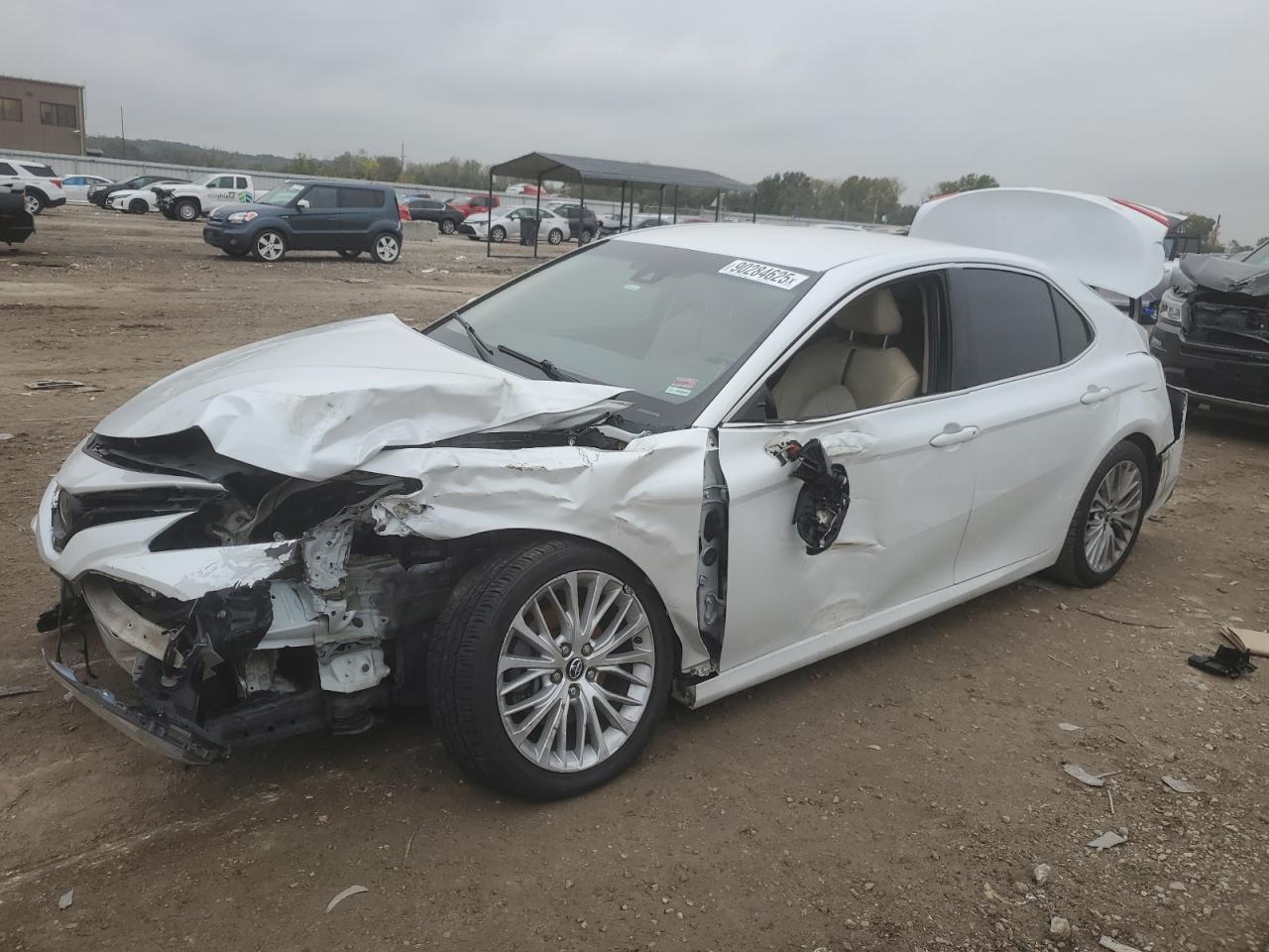 2018 Toyota Camry L - zdjęcie główne