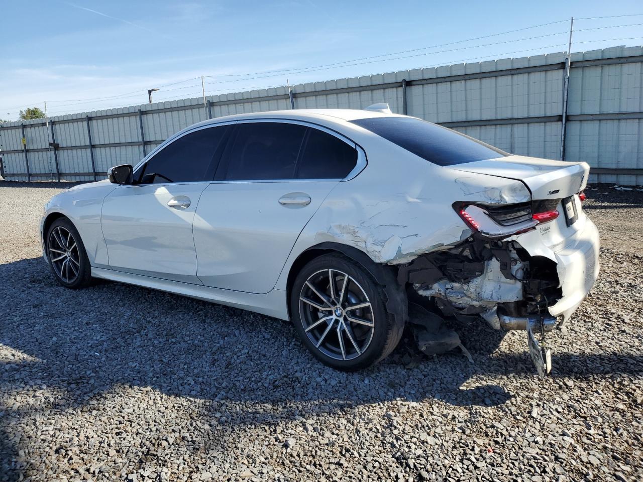 BMW Seria 3 - zdjęcie 2