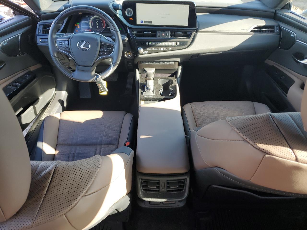 2025 Lexus ES - zdjęcie 8