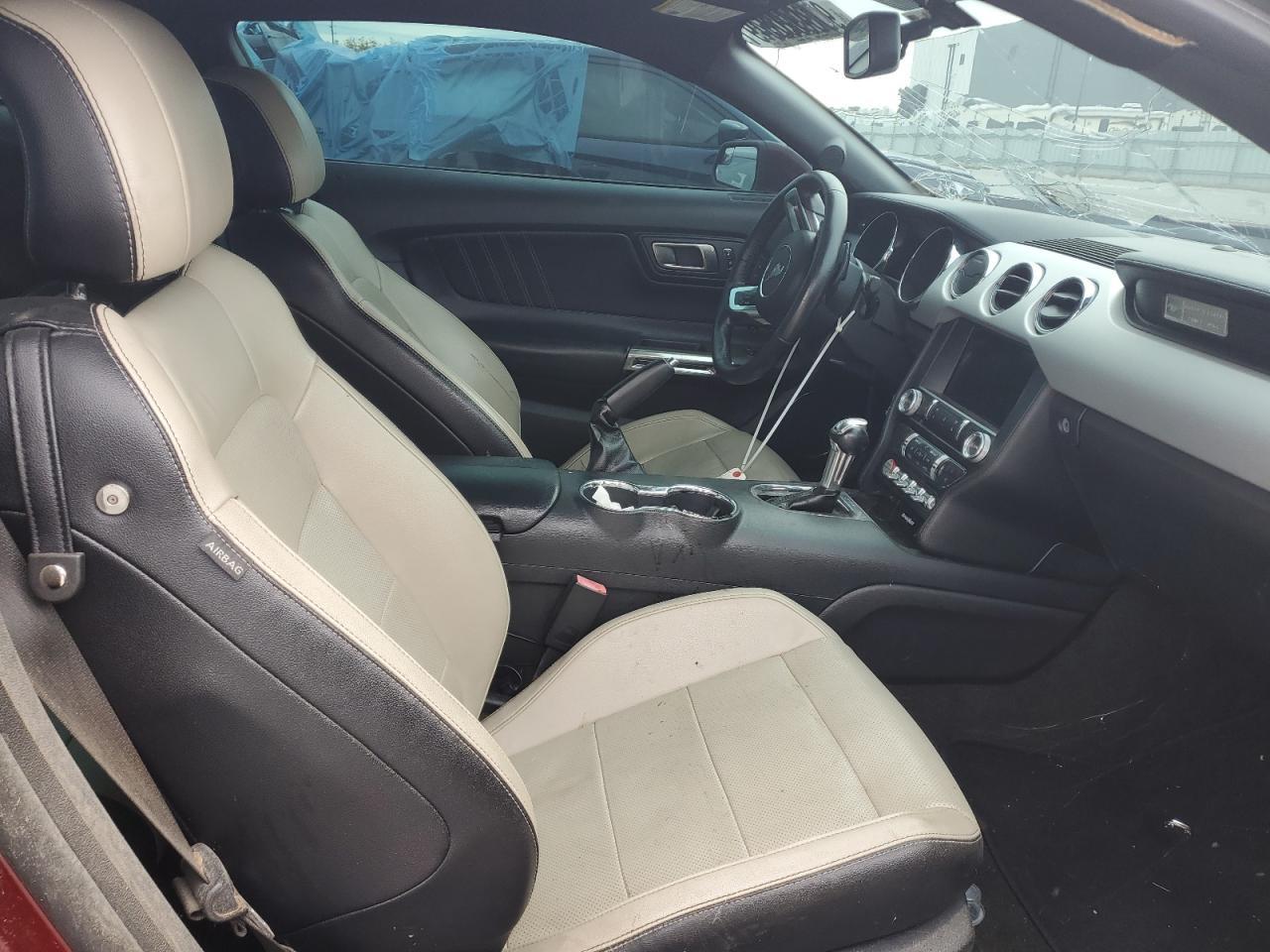 2016 Ford Mustang - zdjęcie 10