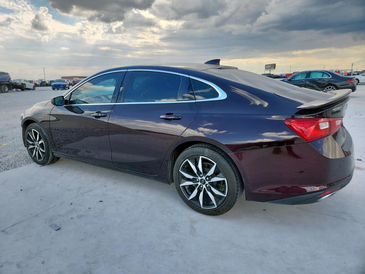 2020 Chevrolet Malibu - zdjęcie 2