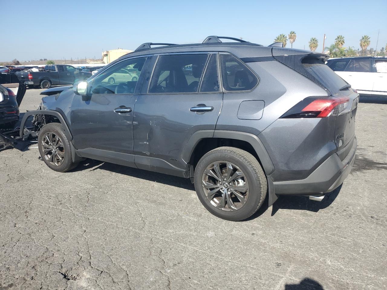 2024 Toyota RAV 4 - zdjęcie 2