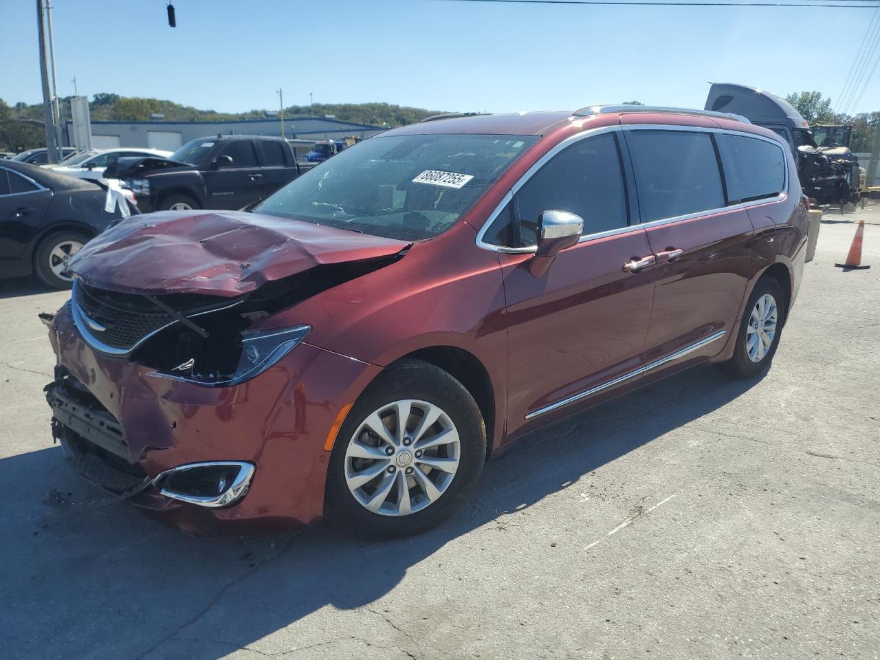 2017 Chrysler Pacifica - zdjęcie główne