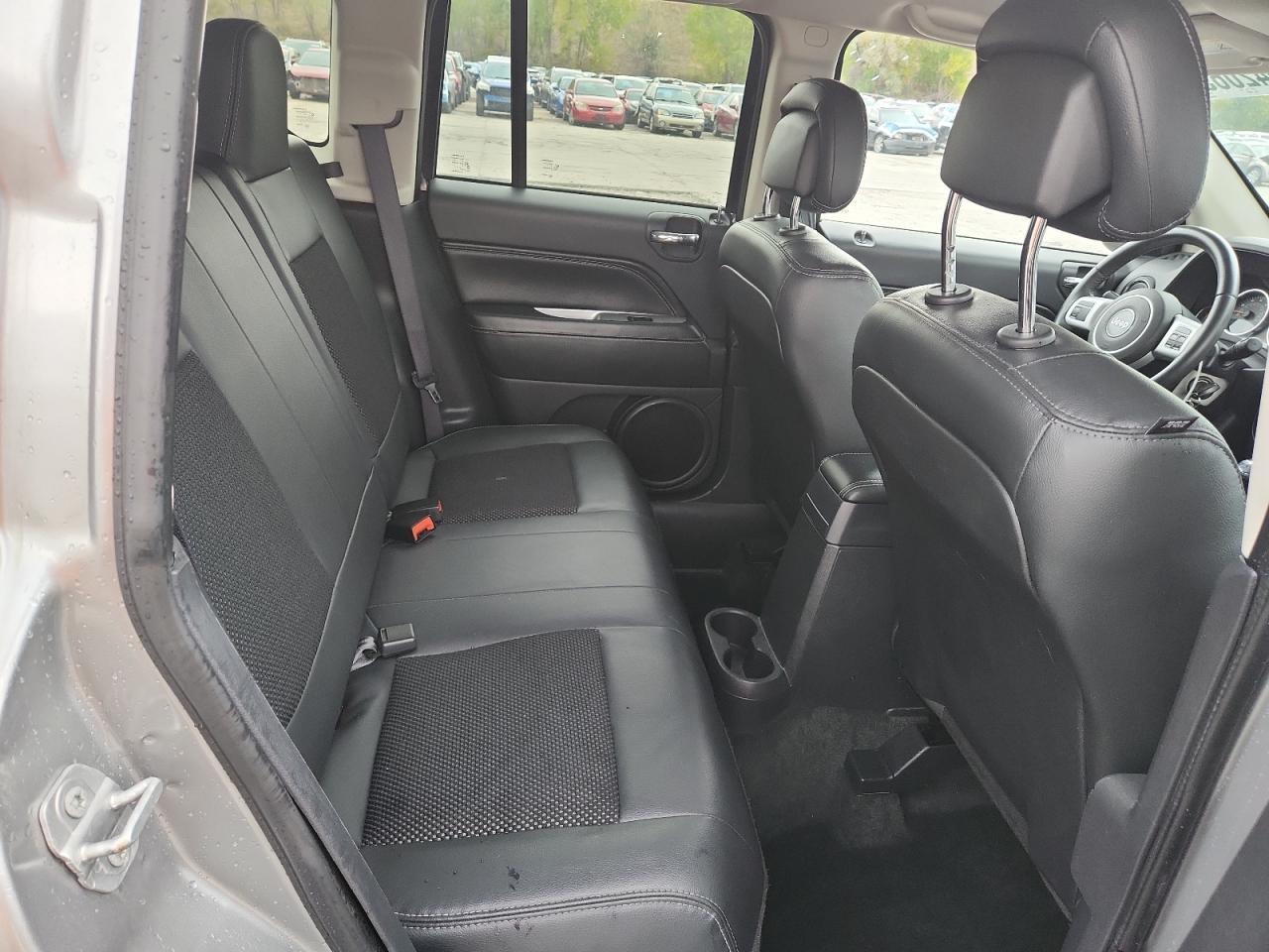 2016 Jeep Compass Latitude - zdjęcie 11