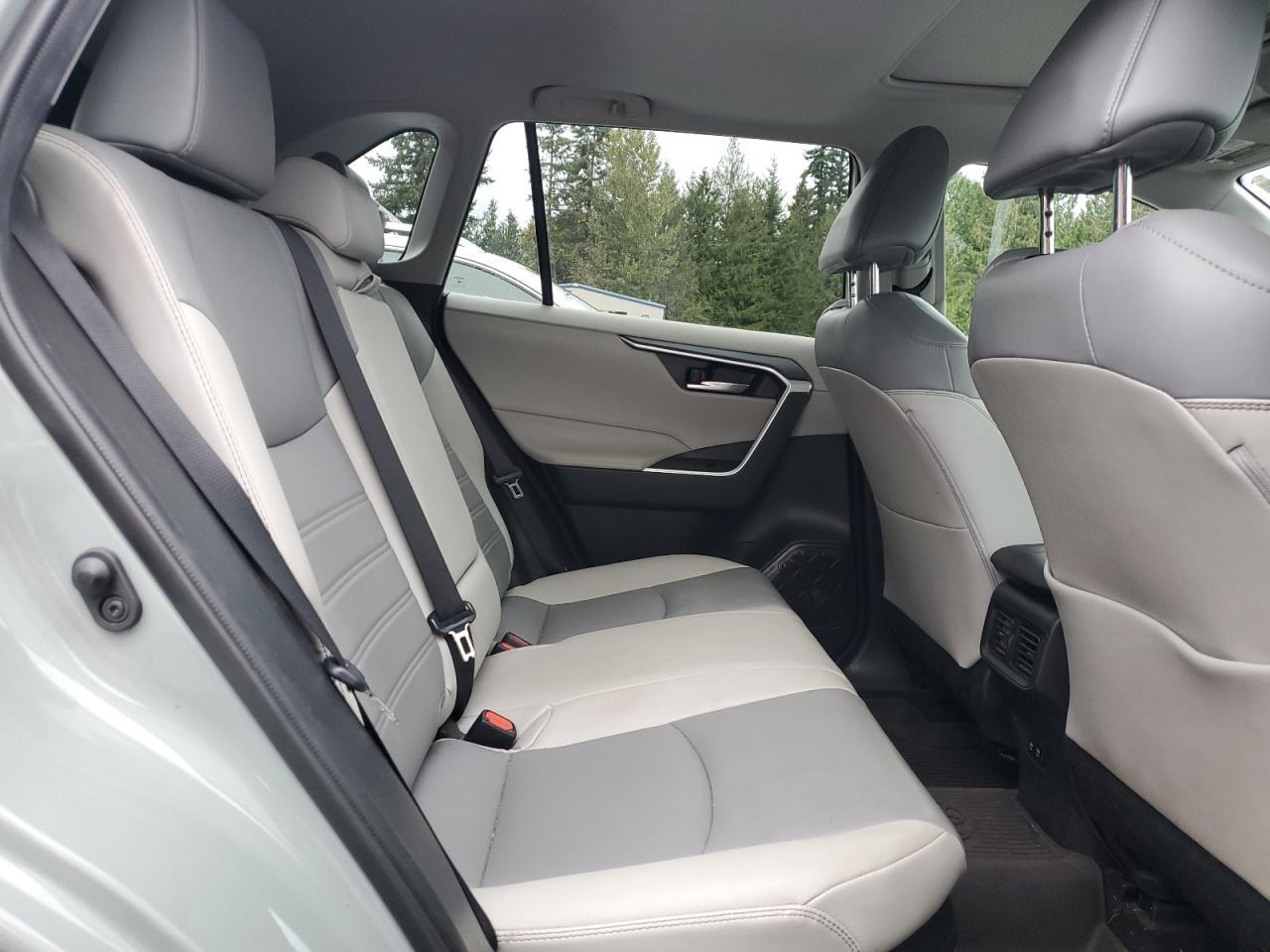 2021 Toyota RAV 4 - zdjęcie 11