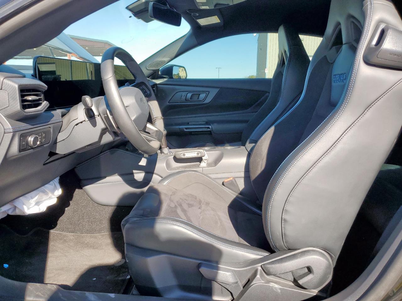 2024 Ford Mustang - zdjęcie 7