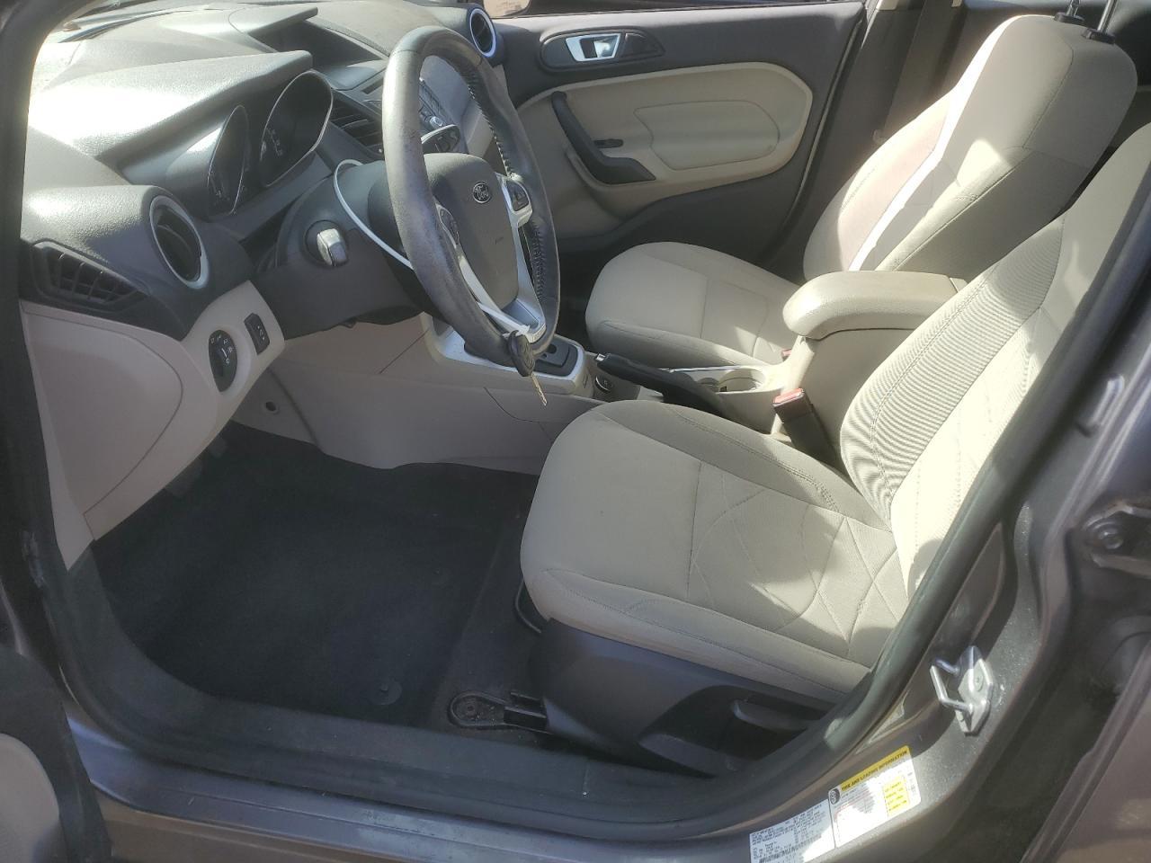 2014 Ford Fiesta Se - zdjęcie 7