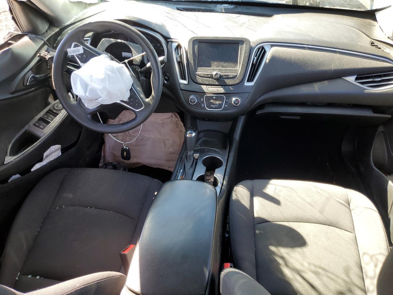 2017 Chevrolet Malibu Ls - zdjęcie 8