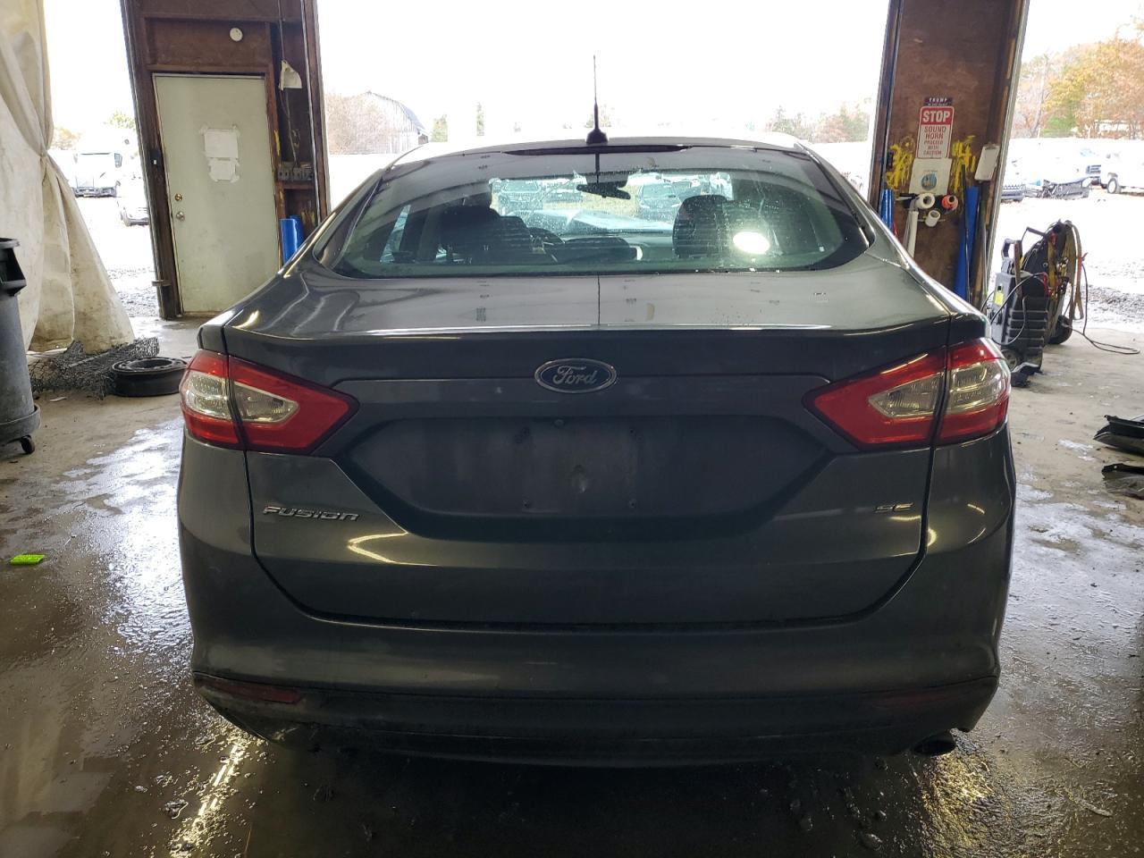 2015 Ford Fusion - zdjęcie 6