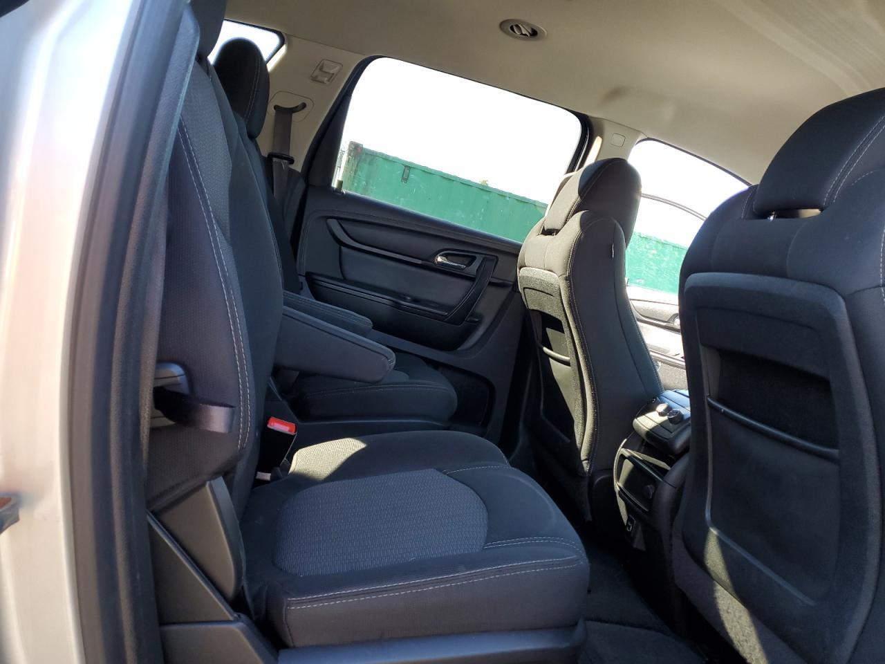 2017 Chevrolet Traverse - zdjęcie 11