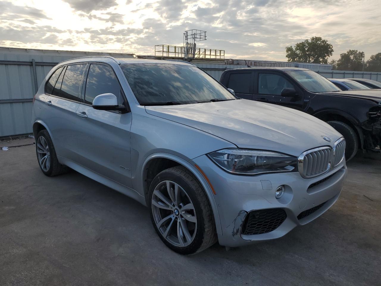 2015 BMW X5 xDrive50I - zdjęcie 4