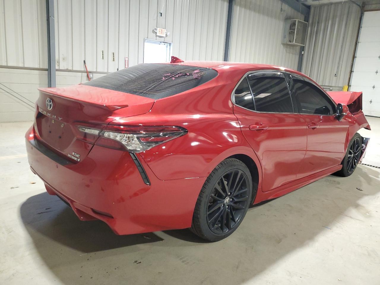 2022 Toyota Camry - zdjęcie 3