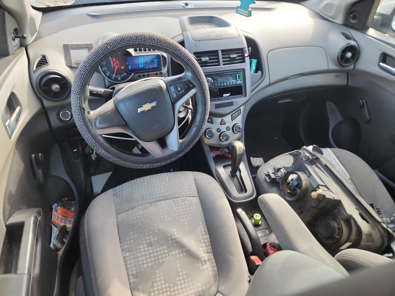 2013 Chevrolet Sonic Ls - zdjęcie 8