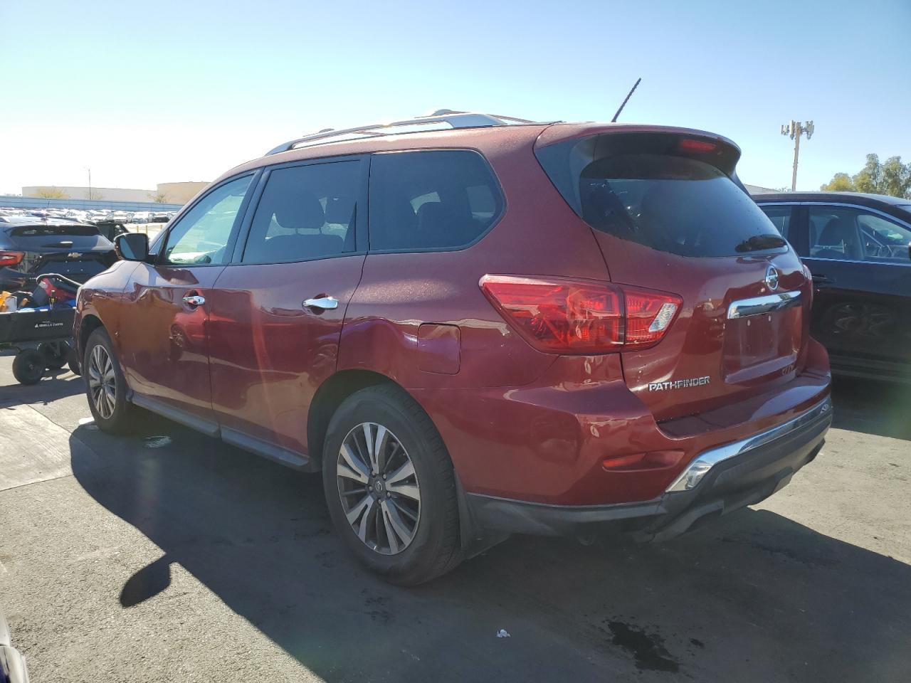 2017 Nissan Pathfinder S - zdjęcie 2