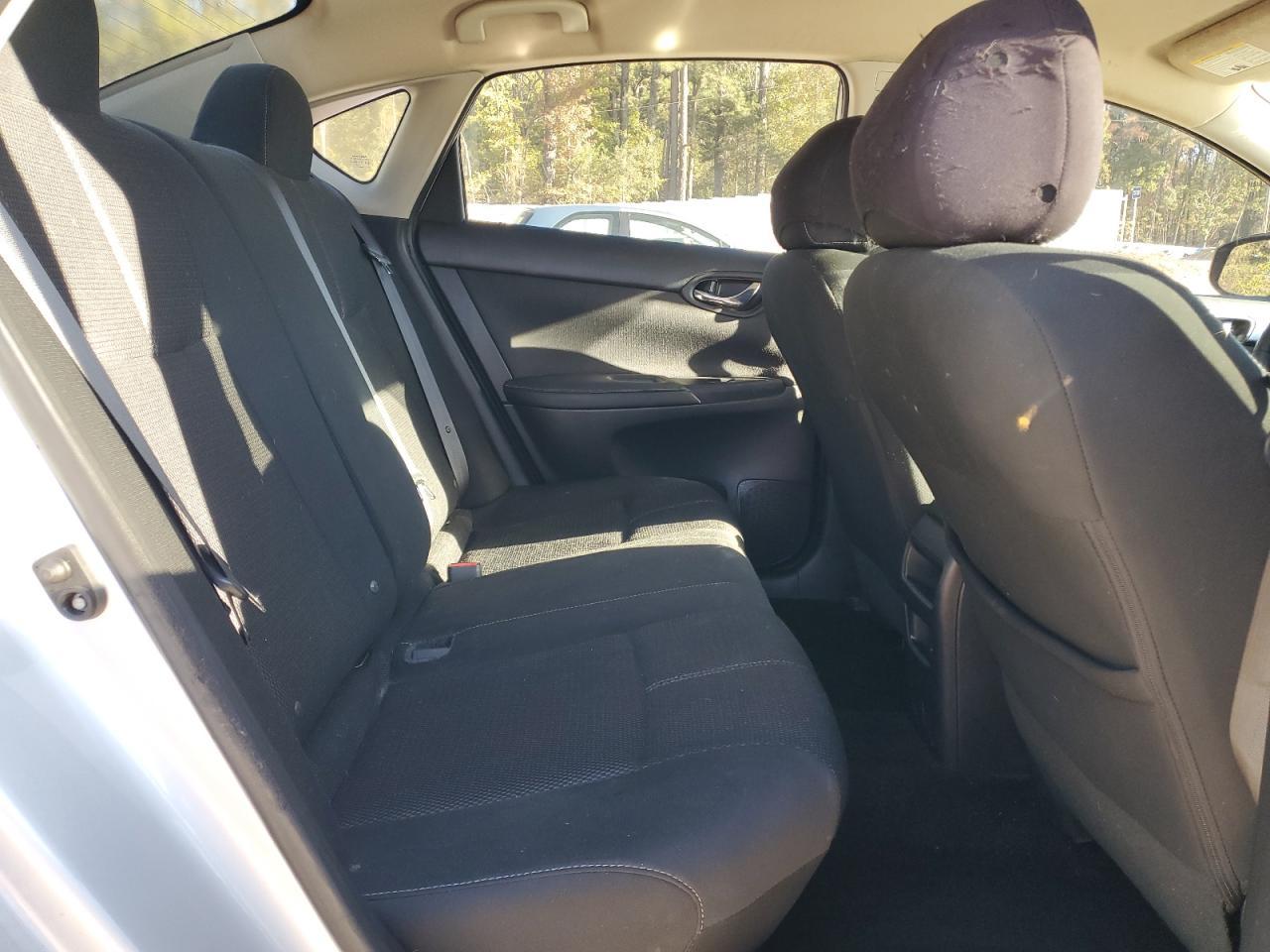 2018 Nissan Sentra S - zdjęcie 10