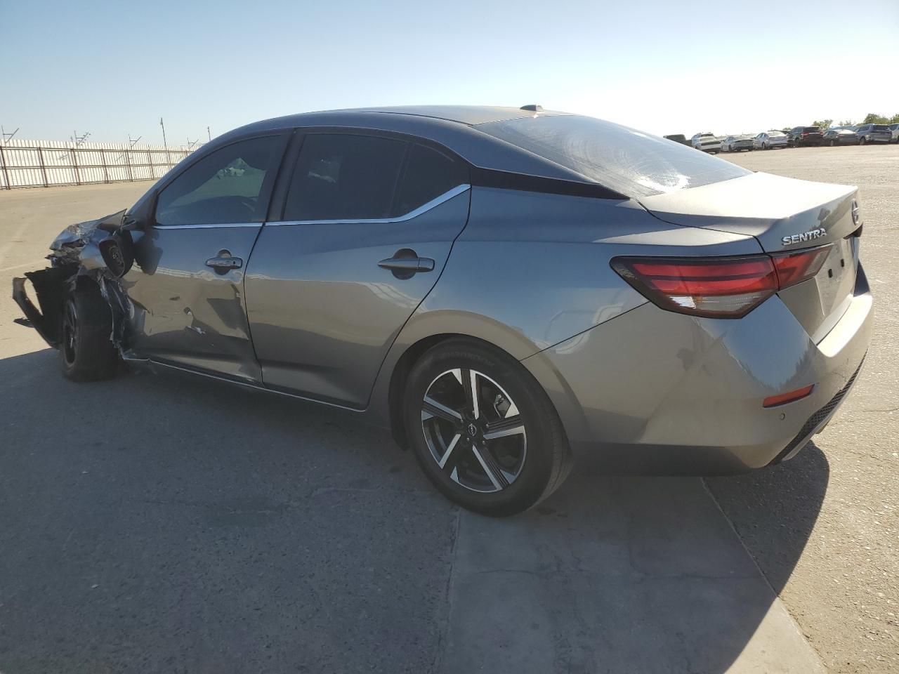 2024 Nissan Sentra - zdjęcie 2