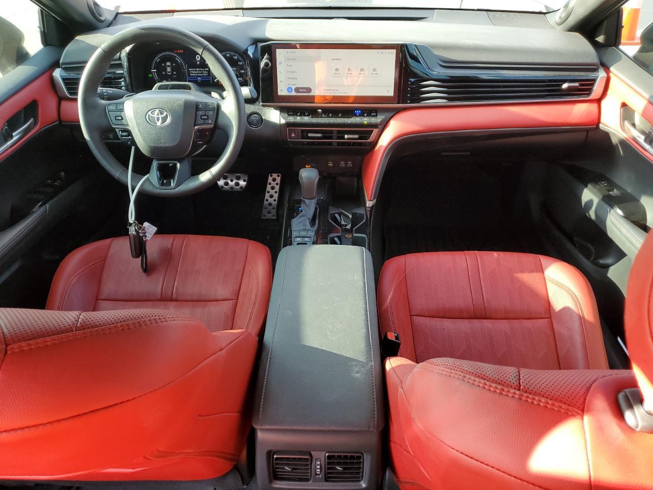 2025 Toyota Camry - zdjęcie 8