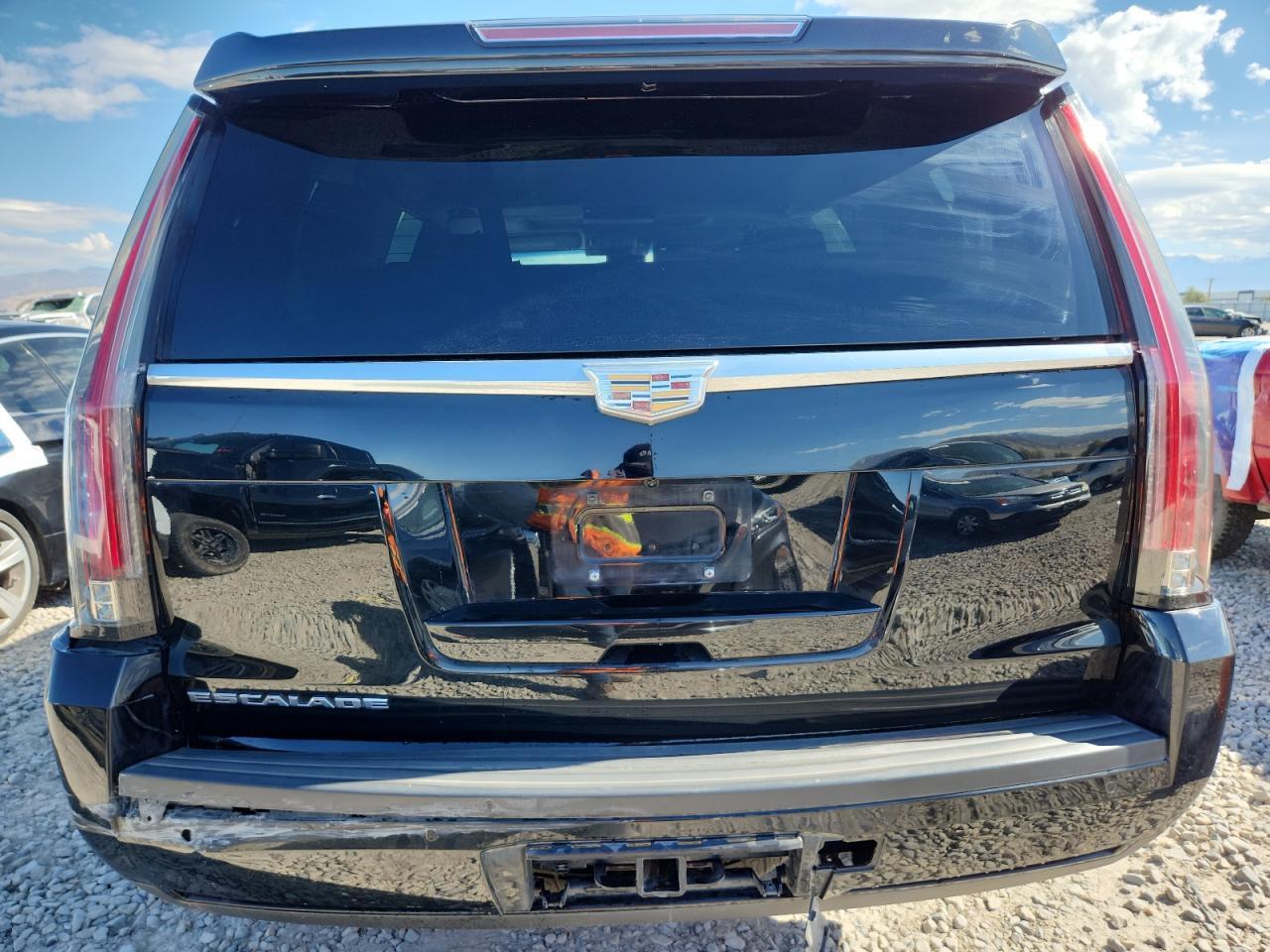 2016 Cadillac Escalade Luxury - zdjęcie 6